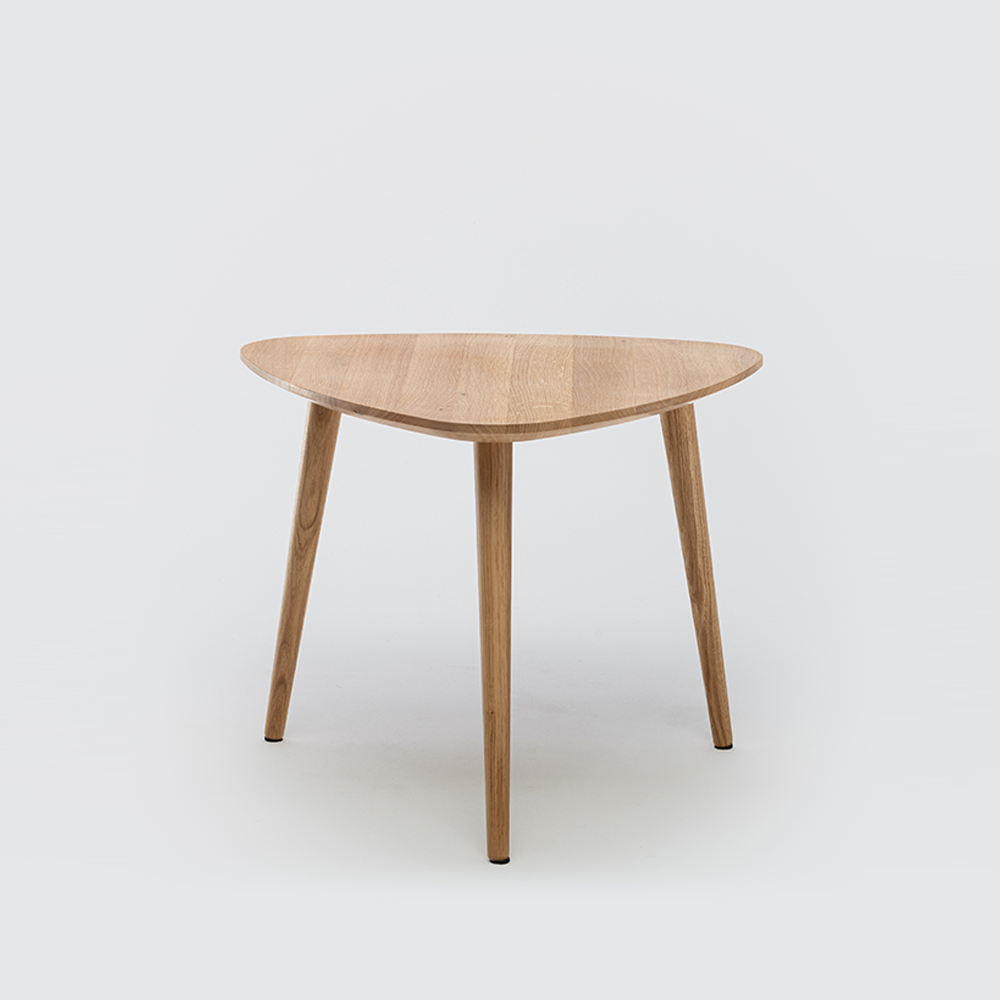 Primera Kolmio table Size M - Oak